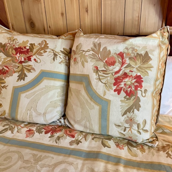 Aubusson Fresnel King Duvet Set, includes Two Euro Shams, EUC - Picture 4 of 7